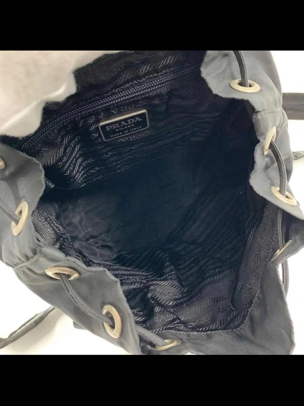 Prada use handle shoulder